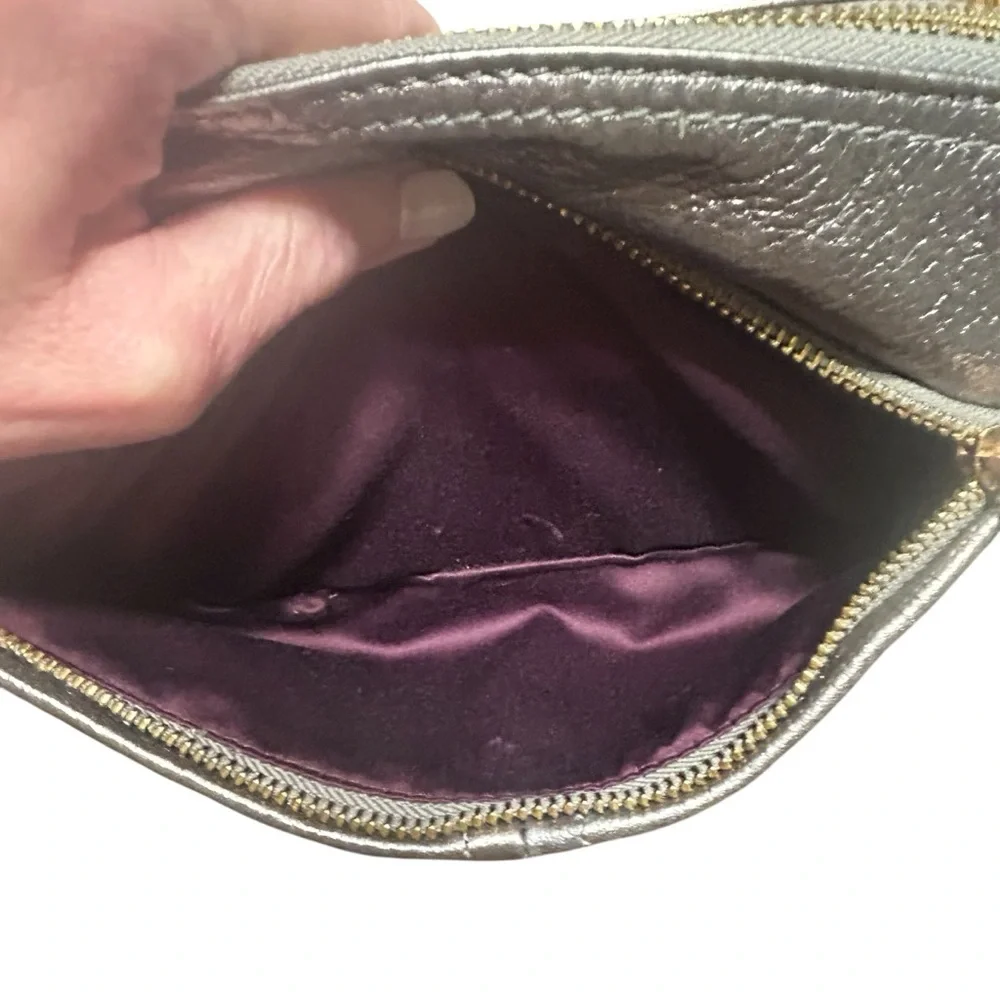 B. Makowsky Metallic Silver Leather/
Chunky Gold Chain/Y2K Glam Baguette Purse - Picture 8 of 10